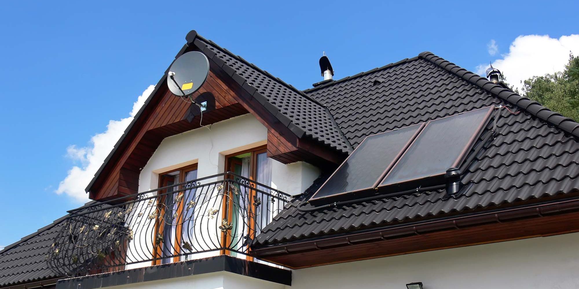 Solar roof panel